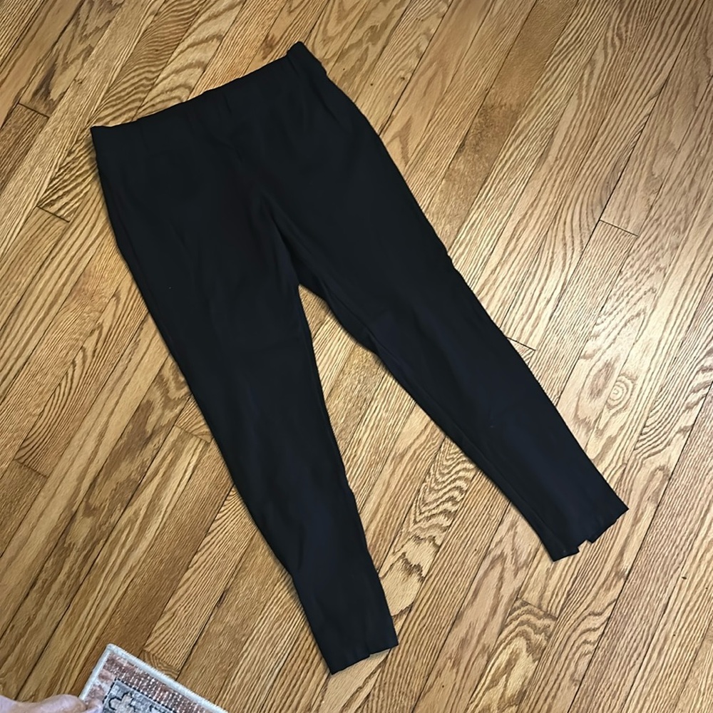 Tommy Bahama Black Leggings with Zipper Detail